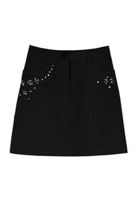 Mini-jupe en denim noir avec boutons sur le devant, poches et petites pierres brillantes en forme de fleurs décoratives près des hanches.