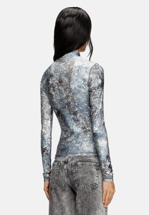 AKARA - Long sleeved top2