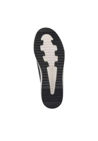 Semelle de sneaker noire avec une épaisse semelle intermédiaire en caoutchouc blanc. Design de semelle texturé pour une adhérence, présentant un motif en V et de petits accents circulaires.