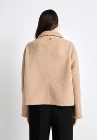 Thumbnail Image 4