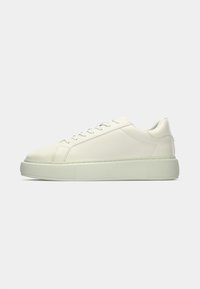 Unselected, white
