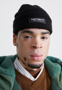 Non selezionato, black