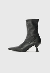 Selezionato, black