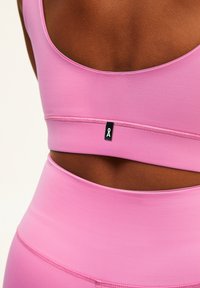 ARMEDANGELS Shorts - neon pink