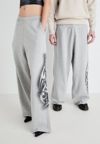 Jaded London TRIBAL AIRBRUSH STAR JOGGER UNISEX - Træningsbukser - grey tribal