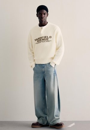 Bershka PRINTED HENLEY - Maglione - beige