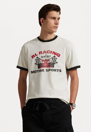 Classic Fit Jersey Graphic T-Shirt - T-shirt med print - nevis