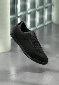 Δεν επιλέχθηκε, black