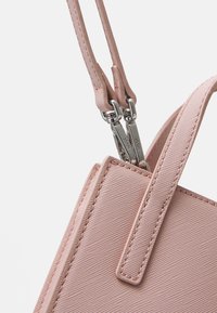 JOOP! COFANO RAMI TOTE - Borsa a tracolla - rose