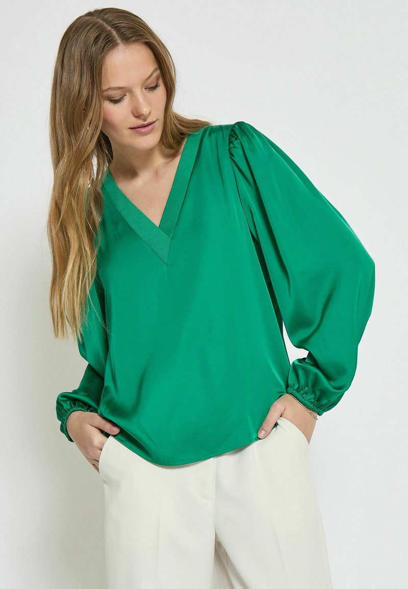 Minus MSSELVA V-NECK - Palaidinė - golf green