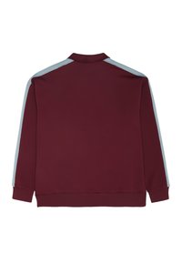 Giacca da pista bordeaux con strisce laterali azzurro chiaro. Presenta un colletto, maniche lunghe e un tessuto liscio e testurizzato. Senza cerniere visibili.