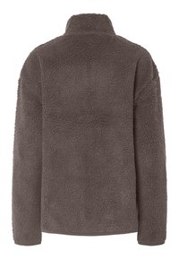 Καφέ φλις μπουφάν με μακριά μανίκια, ψηλό γιακά και υφή από μαλακό, μάλλινο υλικό, εμφανιζόμενο από πίσω.