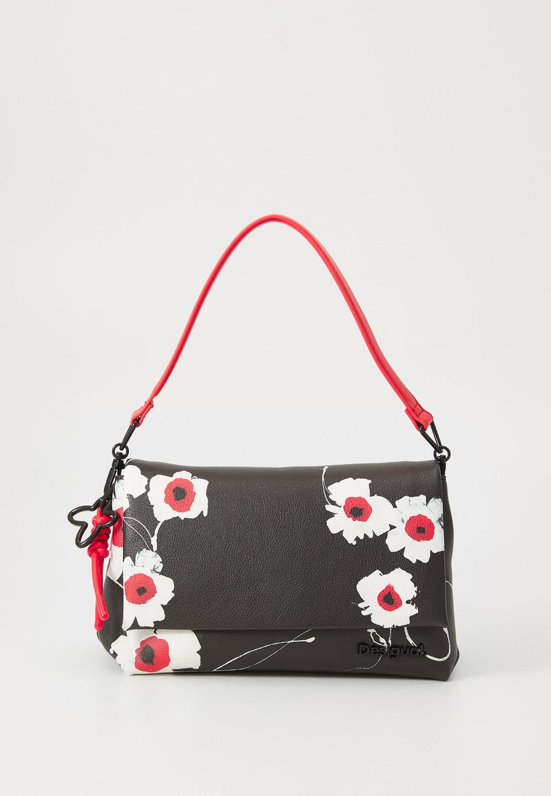 Borsa a mano in finta pelle nera con design floreale rosso, manico rosso e dettagli neri. Forma rettangolare compatta con chiusura a zip.