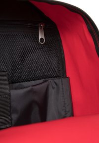 Eastpak OUT OF OFFICE - Dagryggsäck - bold taped