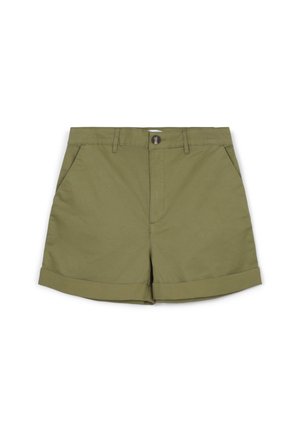 Pantaloni corti in cotone verde oliva con fronte piatto, due tasche laterali e risvolti. Presentano una chiusura con bottone e passanti per cintura.