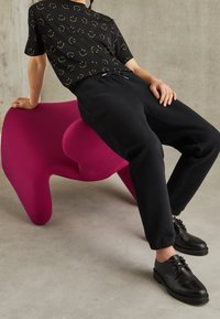 sandro T-shirt z nadrukiem