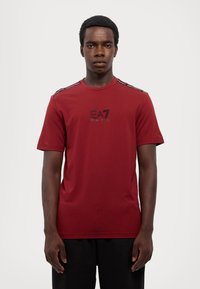 EA7 Emporio Armani T-shirt basic - syrah