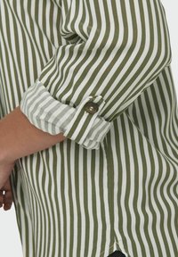 JDY LAUREL LIFE NOOS - Blusa - khaki