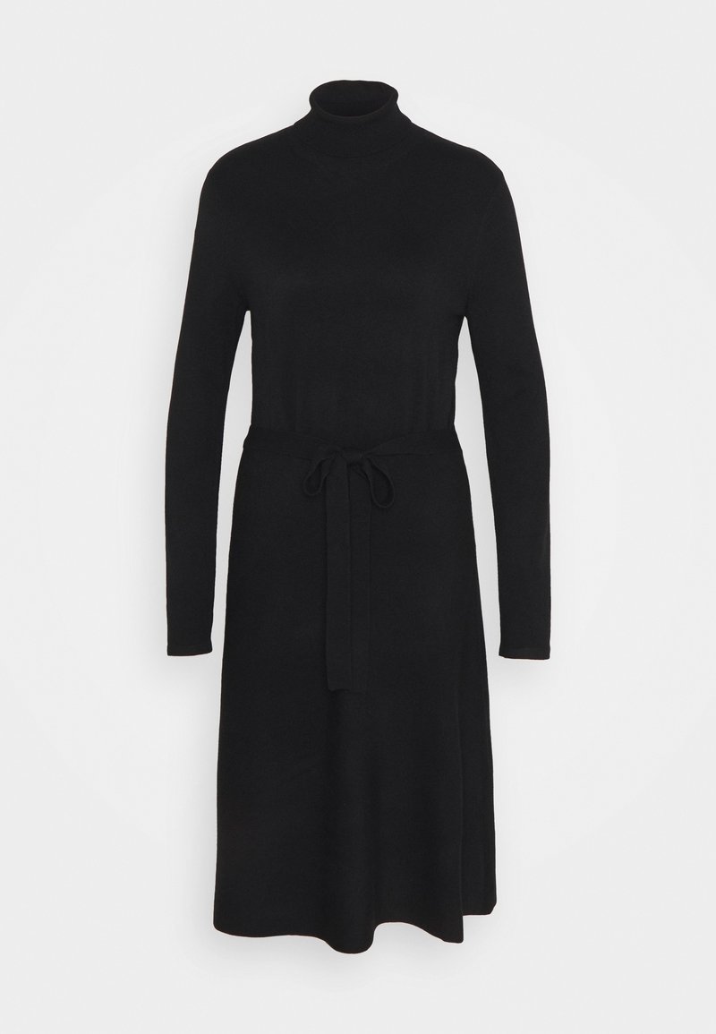 Robe col roulé noire en tissu tricoté doux. Elle présente des manches longues, un corsage ajusté, une ceinture à nouer à la taille et une jupe évasée.