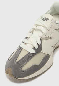Thumbnail Image 6