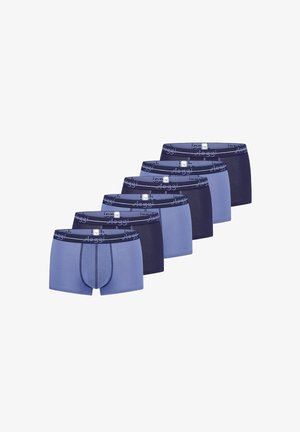 Kuusi paria miesten bokserihousuja eri sävyissä sinisestä ja tummansinisestä, joissa on joustovyötärö brändäyksellä. Pehmeä kangas ja istuva muotoilu.