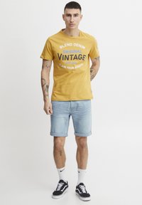 Blend BHDENIMSHORTS SLIM/ REGULAR FIT - Kratke hlače od trapera - denim light blue