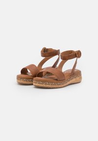 Tamaris Sandali con plateau - nut