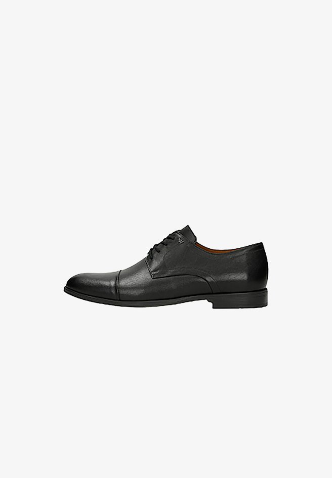 Schwarze Lederschuhe mit runder Zehenform, genähtem Karosseriedetail, Schnürdesign und glatter Oberfläche. Flache Gummisohle.
