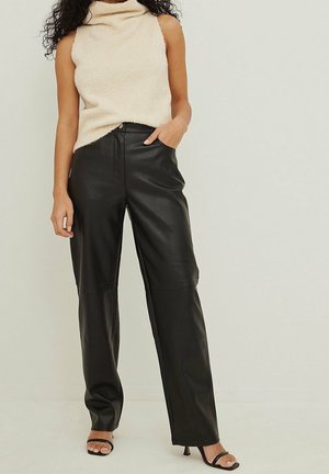 Pantalones - black