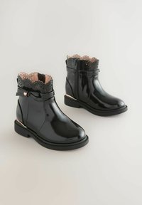 Next REGULAR FIT czarny