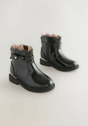 Next REGULAR FIT - BOW - Lær-at-gå-sko - black