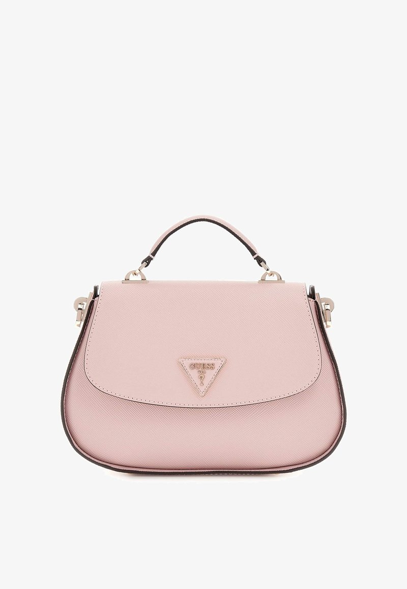 Borsa sintetica rosa con chiusura a pattina, manico superiore, hardware dorato e un accento a triangolo con logo sul fronte. Texture liscia.