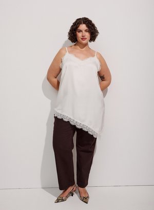 Zizzi, TRÄGERTOP MIT SPITZE UND ASYMMETRISCHEM SAUM - Top - vanille