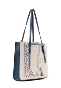 Borsa a spalla in pelle sintetica crema con motivi geometrici multicolori. Presenta due tracolle blu e una chiusura con zip.