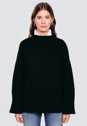- Sweter