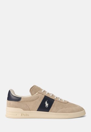 HERITAGE AERA SUEDE SNEAKER UNISEX - Sneakers laag - milkshake/navy/white