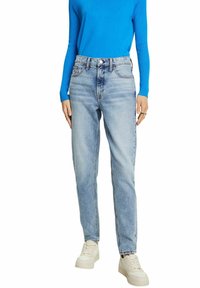 Jeans blu chiaro a vita alta in tessuto denim, con una vestibilità rilassata, gambe dritte, tasche frontali e un leggero motivo scolorito.