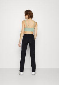 Nike Performance Housut - black