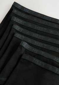 Sex pack svarta bomullsboxershorts med elastiska midjor som har präglad "NEXT"-logotyp i en mörkare nyans.