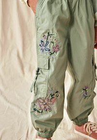 Next PARACHUTE - REGULAR FIT - Cargo hlače - khaki green embellished