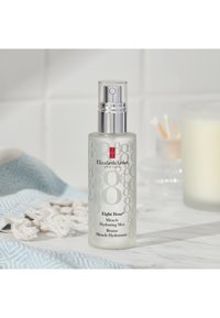 Elizabeth Arden EIGHT HOUR MIRACLE HYDRATING MIST 100ML - Sérum
