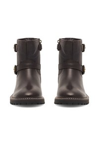 Barna bőr bokacsizmák, két dekoratív pánttal, lekerekített orral és texturált felülettel. Szilárd talp, kontrasztos varrással.