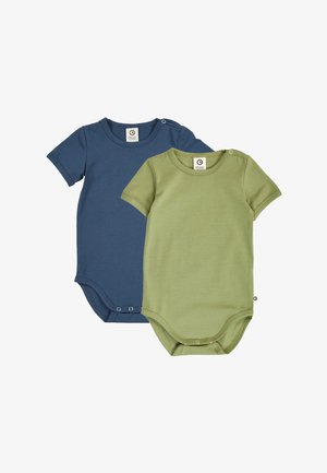 To kortærmede babykropsdragter med trykknapper, én i olivengrøn og én i mørkeblå, lagt fladt på en hvid baggrund.