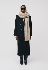 Sélectionné, beige melange
