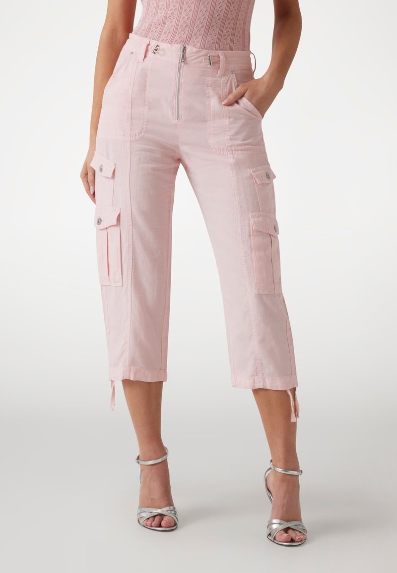 Guess Šortky - rosa cipria
