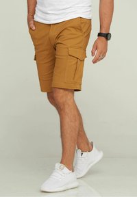 Jack & Jones JOE CARGO SHORTS - Shorts - bistre
