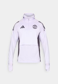 Langermet pullover med kvartglidelås i hvitt med mørkegrå sideakser. Har Manchester United-logoen og Adidas-merke på brystet.