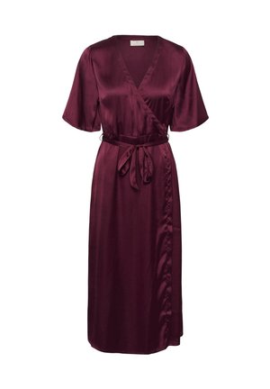 Burgundska satenasta haljina s kratkim rukavima, V-izrezom, remenom za vezanje i lepršavim A-linijskim krojem. Glatka tekstura i elegantan pad.