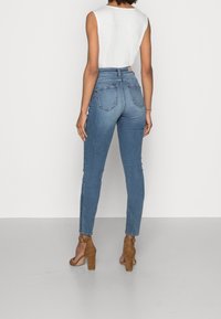 Esprit Vaqueros pitillo - blue denim