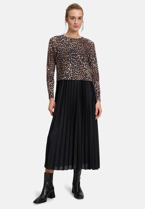 Vera Mont CASUAL-ZWEITEILIG - Freizeitkleid - patch black cream